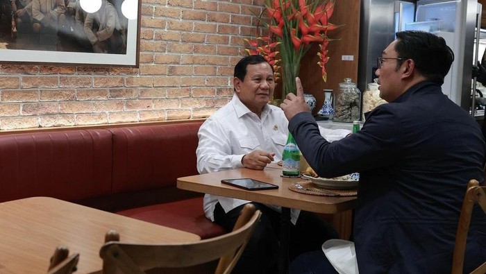 Prabowo Subianto Bertemu dengan Ridwan Kamil dalam Acara Makan Malam