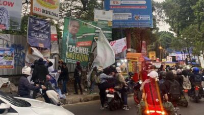 Viral! Aksi Konvoi Mahasiswa Rusak APK di Bogor, Bawaslu: Belum Ranah Kami